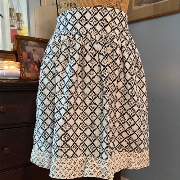 LOFT Navy & White Geometric Stamped Print Pocket Mini Linen Blend A-line Skirt - Picture 9 of 10